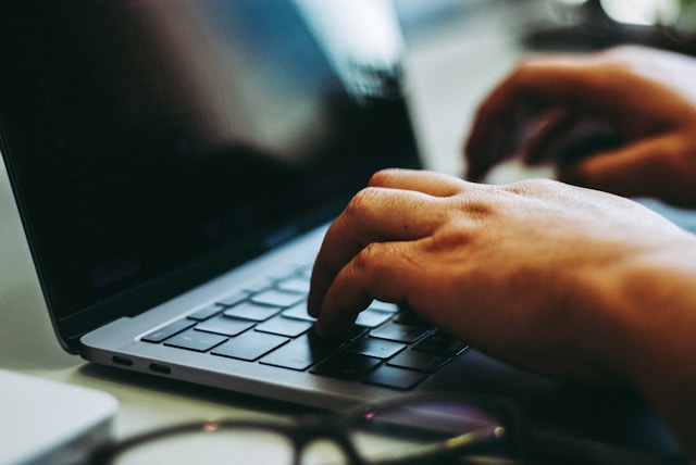6 Best AEO Platforms for Delivering Branded Client Portals